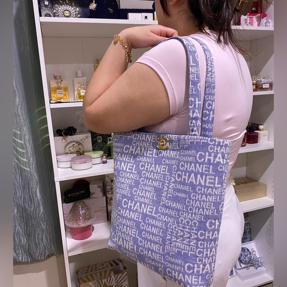 CHANEL Denim Blue Logo Turlock Tote - Picture 5 of 17